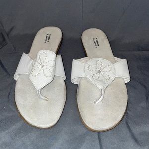 Size 7.5 Women’s Valley Lane White Sandals